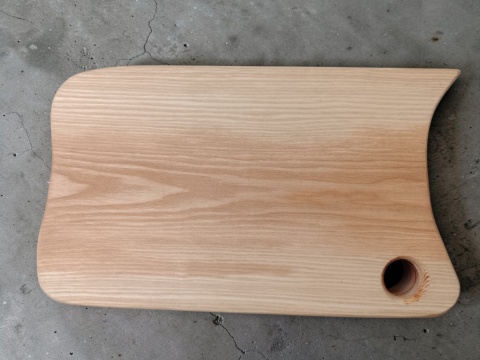 Minimalistyczna deska jesionowa do kuchni 32x19,5x4 cm - wycięcia na palce, solidna, masywna