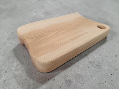 Minimalistyczna deska jesionowa do kuchni 32x19,5x4 cm - wycięcia na palce, solidna, masywna