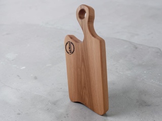 Solidna deska kuchenna z jesiona 44x20x4 cm - masywna, z rączką