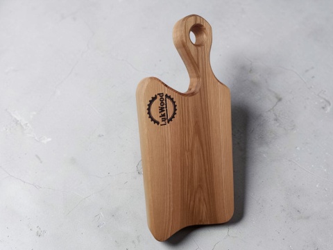 Solidna deska kuchenna z jesiona 44x20x4 cm - masywna, z rączką